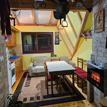 "Athos"Apartment Potkrovlje วิเชกราด ภายนอก รูปภาพ
