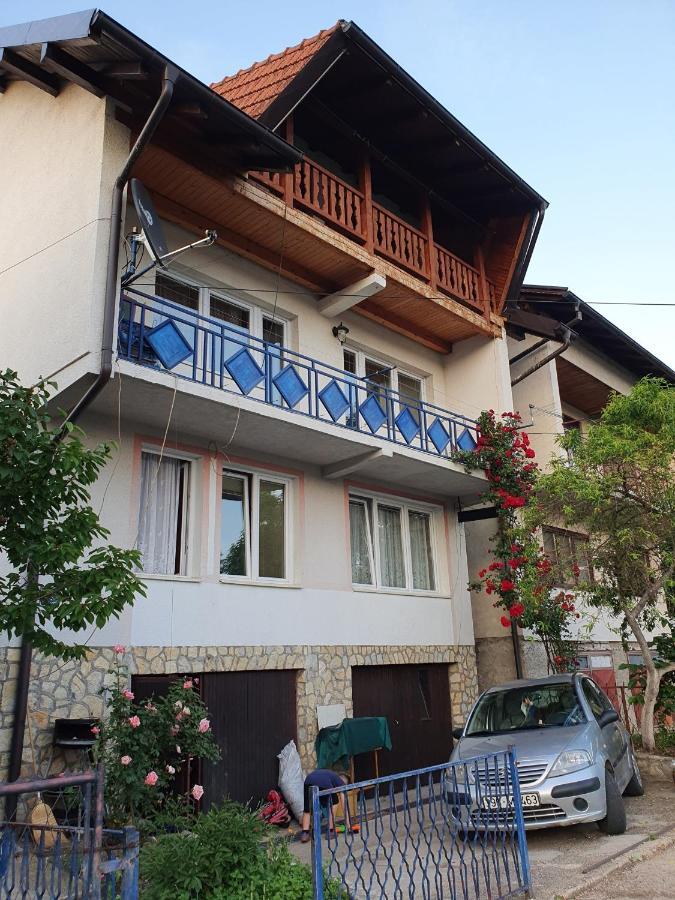 "Athos"Apartment Potkrovlje วิเชกราด ภายนอก รูปภาพ